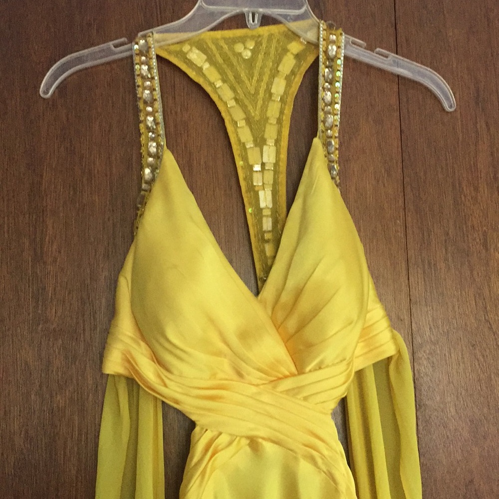 Yellow prom dress!